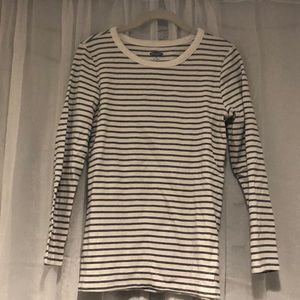 Old navy long sleeve shirt